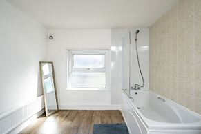 Gloucester Street Nest - 3BR Flat for 7 Guests