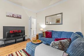 Manchester Seymour Escape Spacious 4BR Home for 8