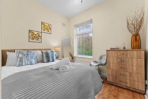Manchester Seymour Escape Spacious 4BR Home for 8