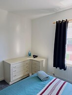 Charming 2BR Maisonette in Carlisle Center