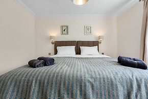 Spacious 3BR Flat in Stroud Haven