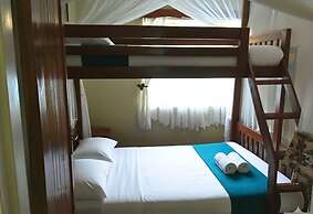 The Bay Cottage 4BR Retreat in Cape Maclear
