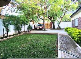 The Bay Cottage 4BR Retreat in Cape Maclear