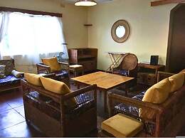 The Bay Cottage 4BR Retreat in Cape Maclear