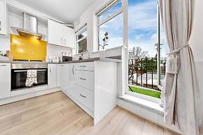 Powder Mill Retreat - 2BR Modern Flat for 4