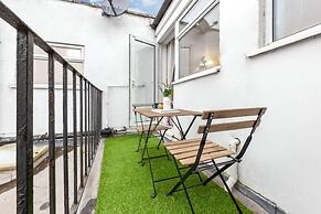 Powder Mill Retreat - 2BR Modern Flat for 4