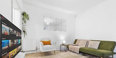 Powder Mill Retreat - 2BR Modern Flat for 4