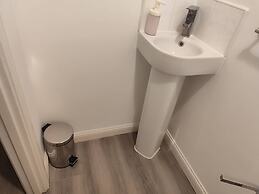Spacious Home for Groups Sleeps 8