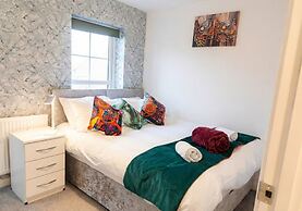 Spacious Home for Groups Sleeps 8