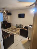 Spacious 3BR Haven in Tilbury With Free Parking