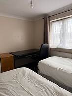 Spacious 3BR Haven in Tilbury With Free Parking