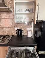 Spacious 3BR Haven in Tilbury With Free Parking