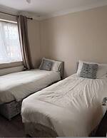 Spacious 3BR Haven in Tilbury With Free Parking