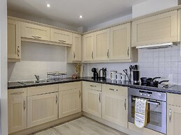 Contractor Stay Hatfield Free Parking Sleeps 4