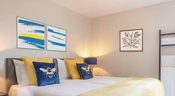 Contractor Stay Hatfield Free Parking Sleeps 4