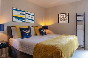 Contractor Stay Hatfield Free Parking Sleeps 4