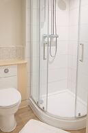 Contractor Stay Hatfield Free Parking Sleeps 4