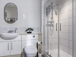 Contractor Stay Hatfield Free Parking Sleeps 4
