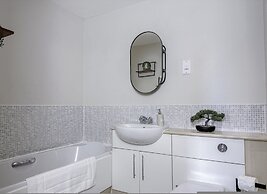 Contractor Stay Hatfield Free Parking Sleeps 4
