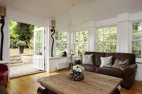 Prospect House Elegant Georgian 4BR Home Durnham