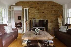 Prospect House Elegant Georgian 4BR Home Durnham
