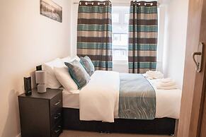 Modern Spacious 4-bedroom Residence in Crumpsall