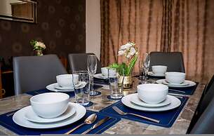Modern Spacious 4-bedroom Residence in Crumpsall