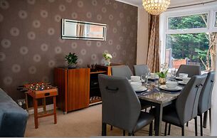 Modern Spacious 4-bedroom Residence in Crumpsall