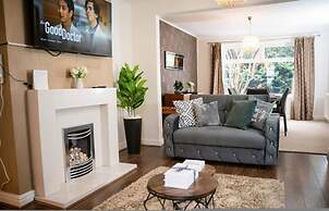 Modern Spacious 4-bedroom Residence in Crumpsall