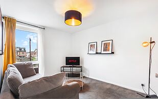 Central Horsham 5BR Home Parking Pets Allowed
