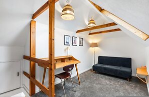 Central Horsham 5BR Home Parking Pets Allowed