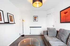 Central Horsham 5BR Home Parking Pets Allowed