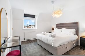 Central Horsham 5BR Home Parking Pets Allowed