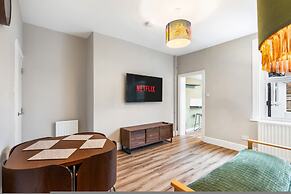 Spacious 5BR Home With Parking in Central Horsham