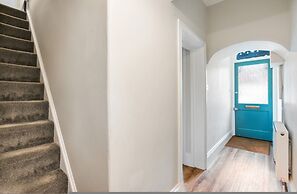 Spacious 5BR Home With Parking in Central Horsham