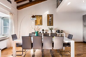 Caravaggio Deluxe Apartment Villa Guinigi