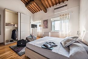 Caravaggio Deluxe Apartment Villa Guinigi