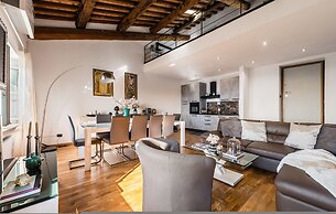 Caravaggio Deluxe Apartment Villa Guinigi