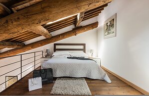 Caravaggio Deluxe Apartment Villa Guinigi