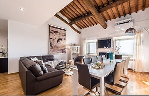 Caravaggio Deluxe Apartment Villa Guinigi