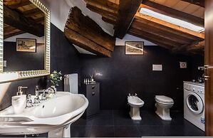 Caravaggio Deluxe Apartment Villa Guinigi