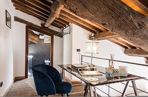 Caravaggio Deluxe Apartment Villa Guinigi