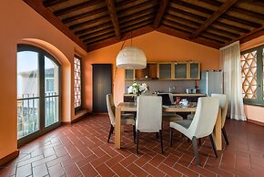 Panoramic Appartment With Garden