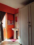 1 Bed Flat - Sleeps 2 - Parking - Wifi