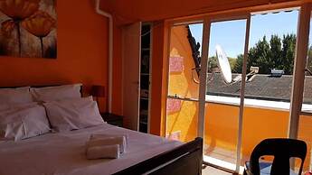 1 Bed Flat - Sleeps 2 - Parking - Wifi