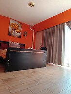 1 Bed Flat - Sleeps 2 - Parking - Wifi