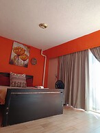 1 Bed Flat - Sleeps 2 - Parking - Wifi