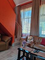 1 Bed Flat - Sleeps 2 - Parking - Wifi