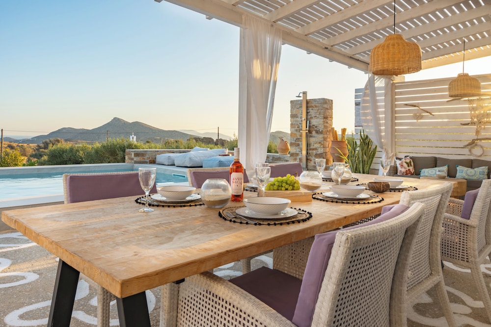 Revery Villa & House