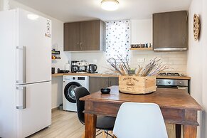 Revery Villa & House